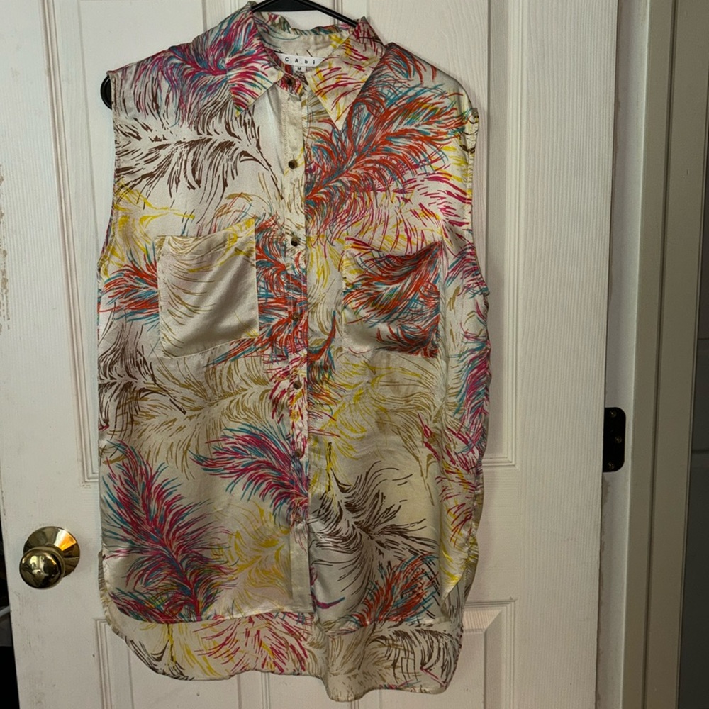 Cabi sleeveless button up silk blouse
